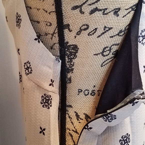 🤗🤗🤗Textured romper - Picture 6 of 7